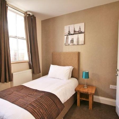Central Studios Gloucester Place By Roomsbooked チェルトナム エクステリア 写真