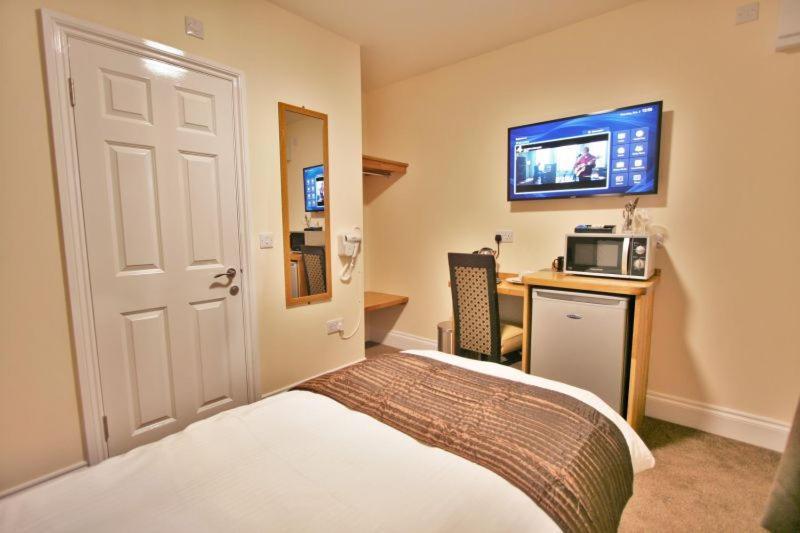Central Studios Gloucester Place By Roomsbooked チェルトナム エクステリア 写真