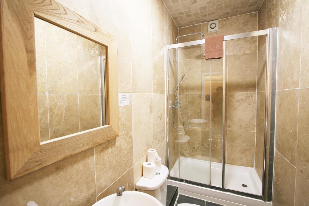 Central Studios Gloucester Place By Roomsbooked チェルトナム エクステリア 写真