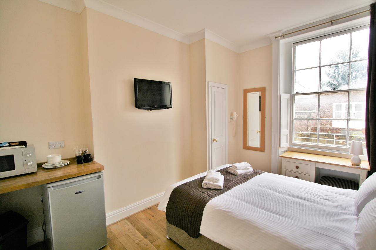 Central Studios Gloucester Place By Roomsbooked チェルトナム エクステリア 写真